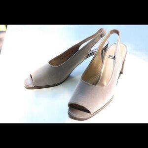 Stuart Weitzman sling back peep toe heels